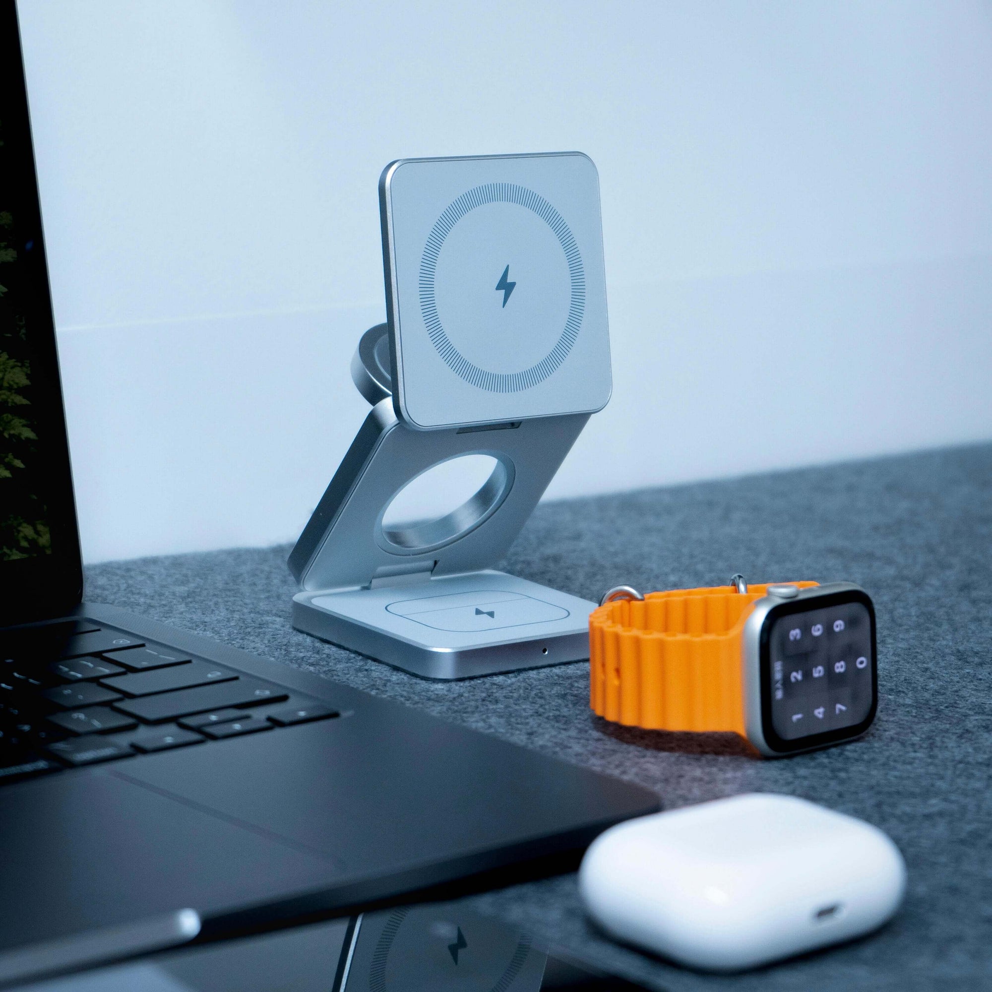 3-in-1 Foldable Magnetic Wireless Charging Stand