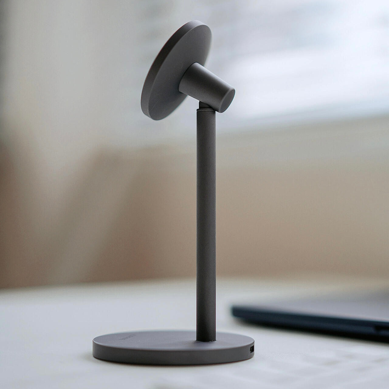 iPhone Magnetic Wireless Charging Stand
